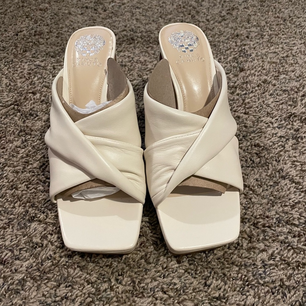 NWT Vince Camuto beige open toe heels